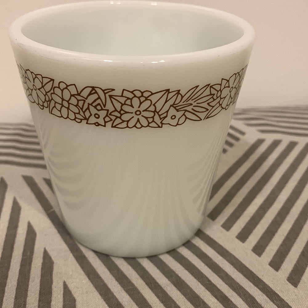 Vintage Pyrex mug - Picture 2 of 5